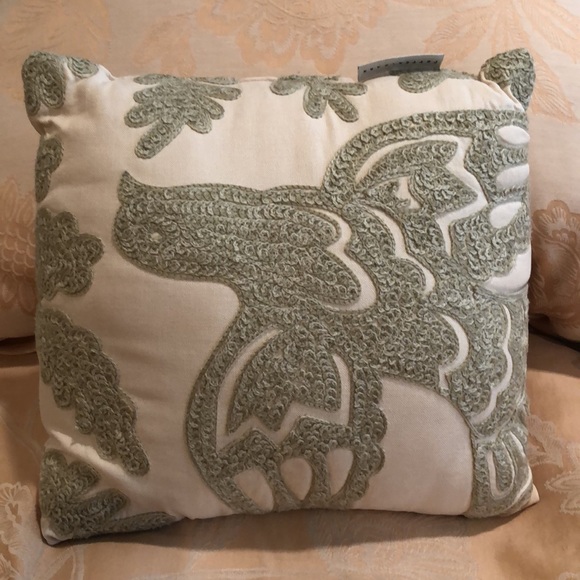 Rare ♥️ Pottery Barn Embroidered Dove Pillow - Picture 3 of 14